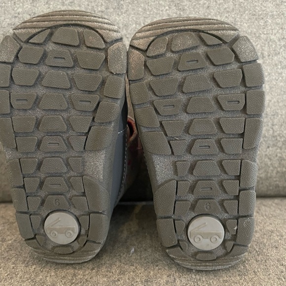 See Kai Run Gray and Pink Winter Boots - Picture 5 of 5